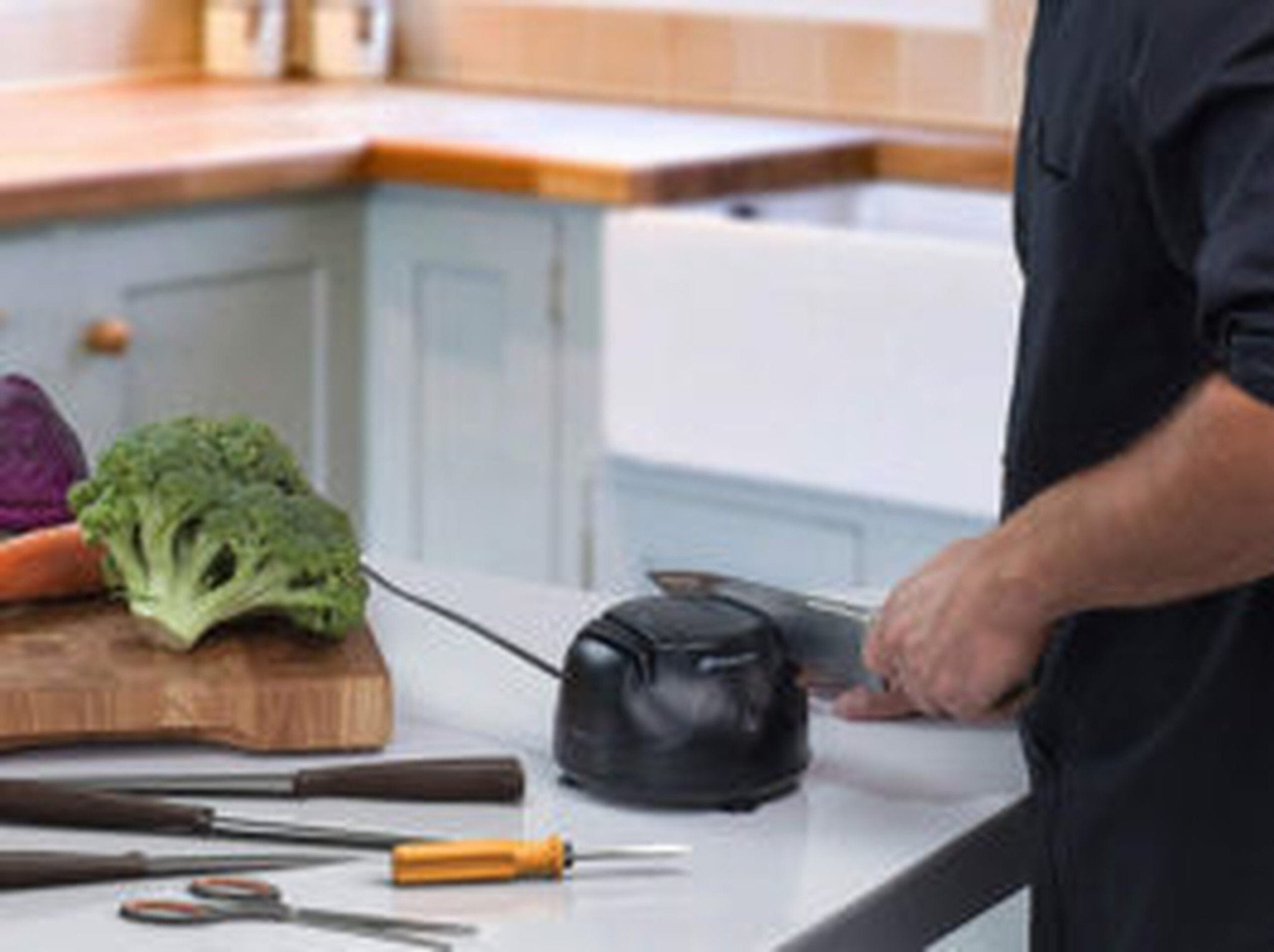 Learning About Your Electronic Knife Sharpener – Chef Sac