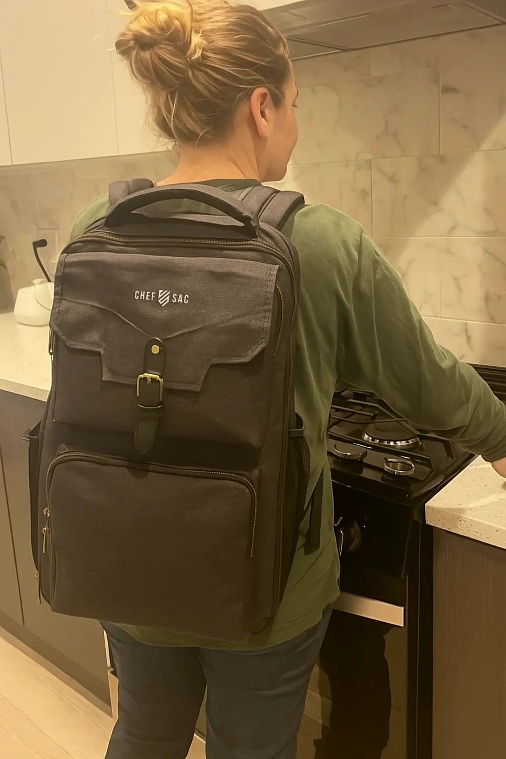 20250908_1504_Versatile_Chef_Backpack_remix_01k4m23p20e9qtw8b2n1hqdbs2.webp